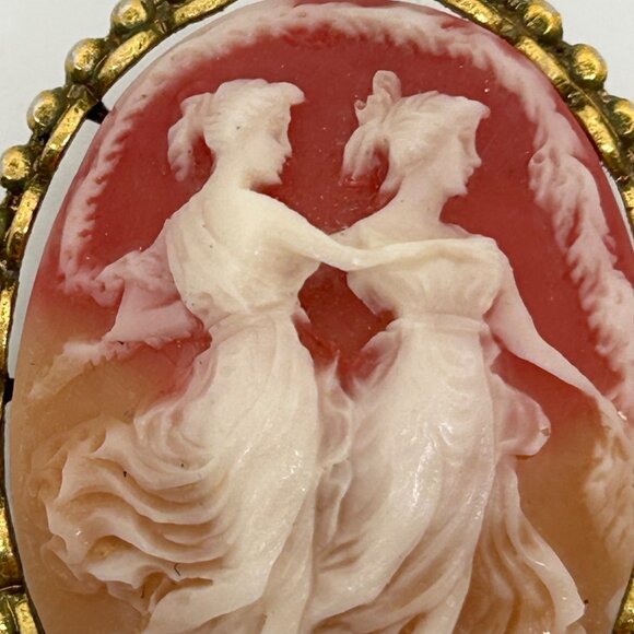 Vintage Coro Signed Cameo Brooch Two Dancing Graces Design In Resin Gold-Tone - Picture 3 of 16